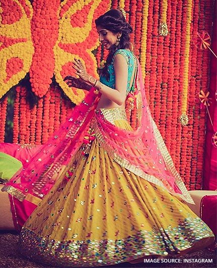 Pin by Kamil Khan on A Yrkkh | Dress indian style, Beauty dress, Indian  dresses