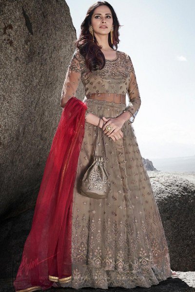 potli with lehenga